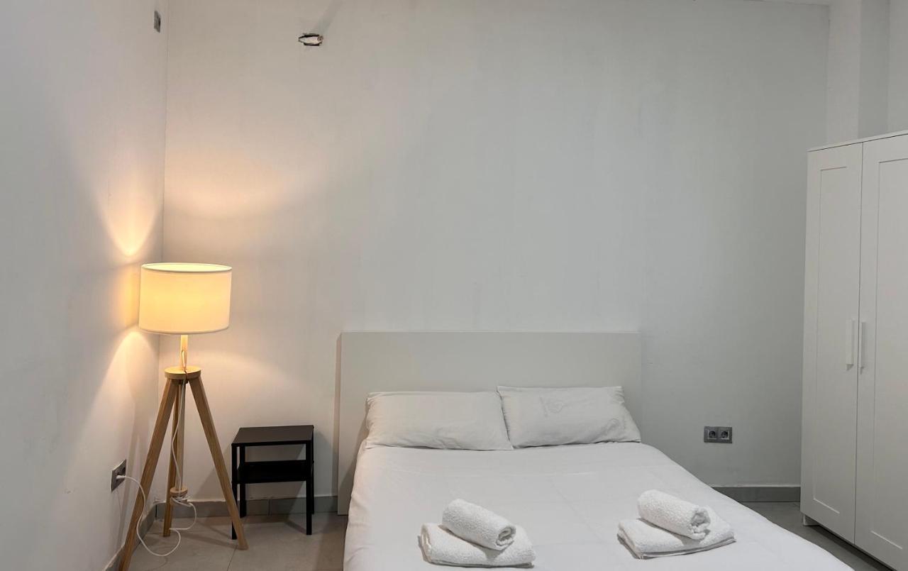 Hostel Ramon Lujan 91 마드리드 외부 사진