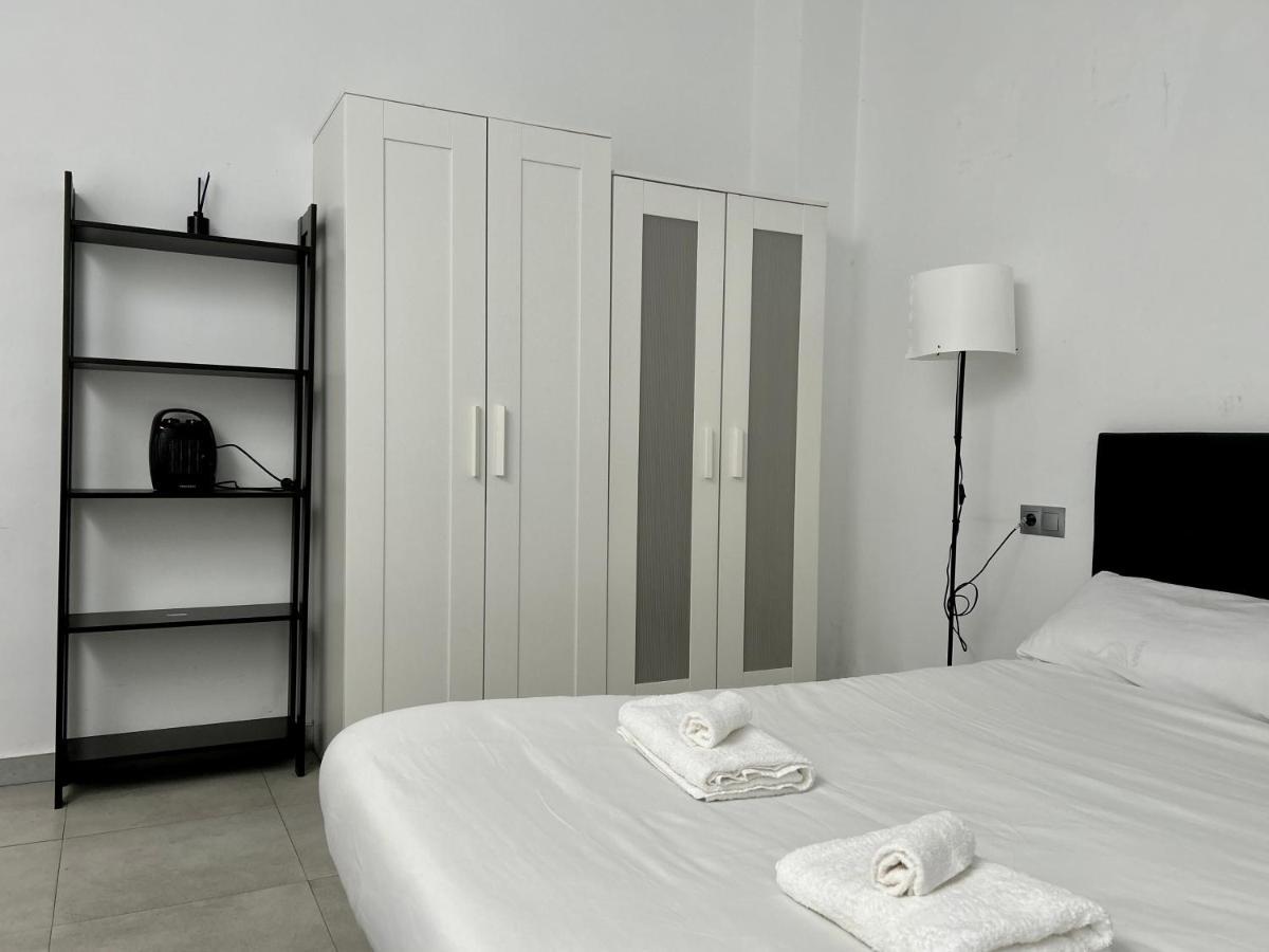 Hostel Ramon Lujan 91 마드리드 외부 사진