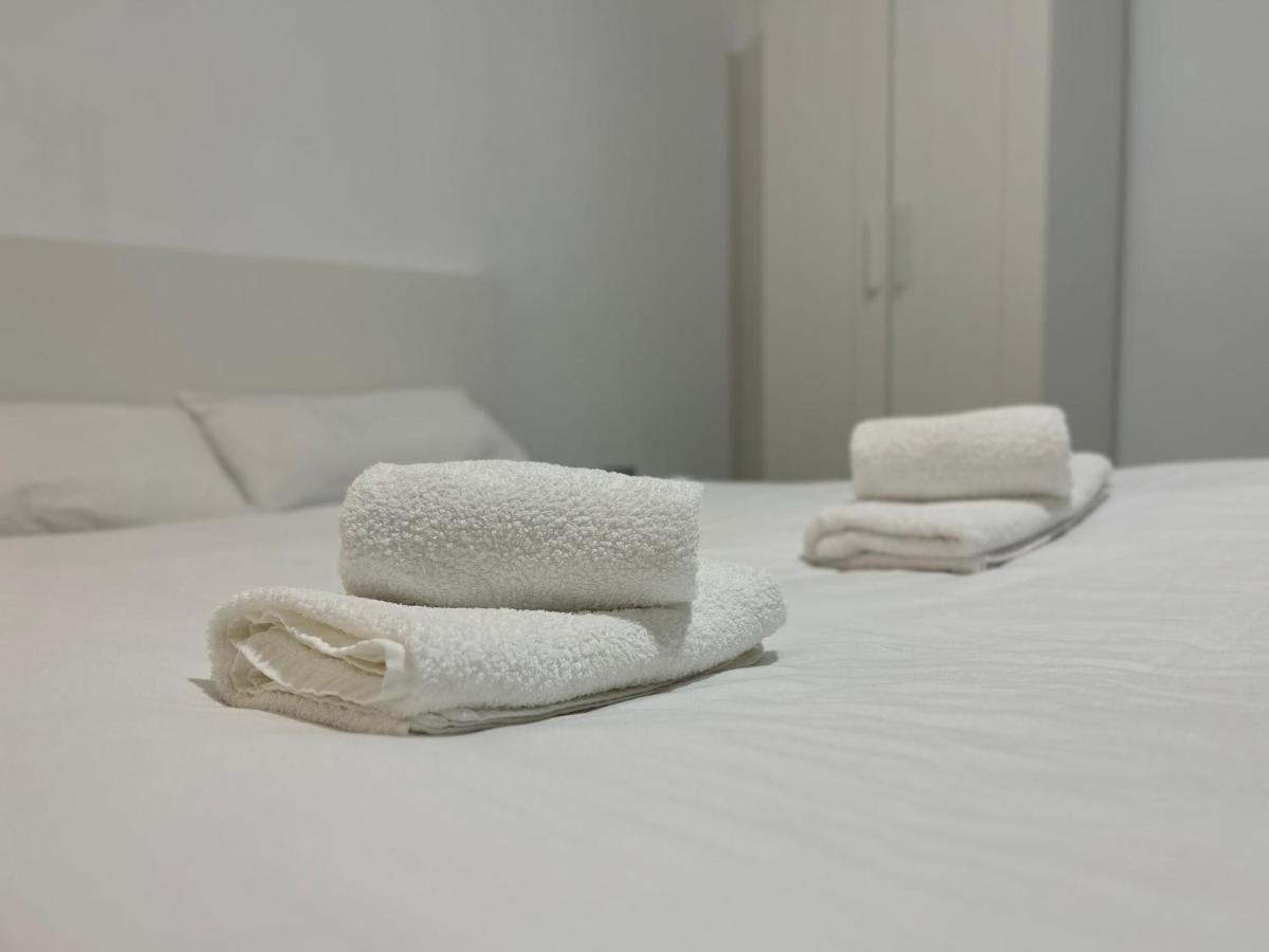 Hostel Ramon Lujan 91 마드리드 외부 사진